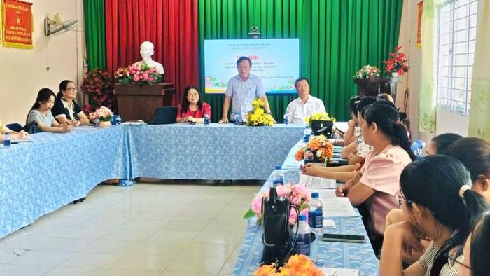 Đoàn giám sát của Sở GD&ĐT An Giang kiểm tra công tác triển khai Chương trình GDMN thí điểm tại Hà Tiên.