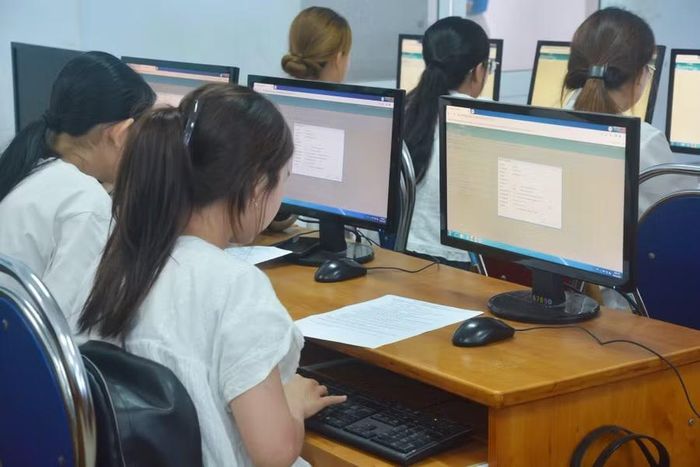 Một giờ học của sinh viên Trường Cao đẳng Thương mại.