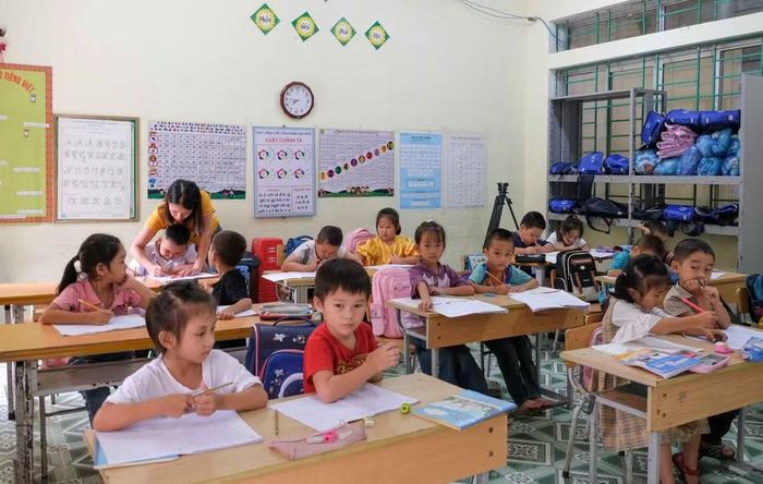 Đội ngũ giáo viên cơ bản được giữ ổn định và bố trí theo vị trí việc làm, gắn với yêu cầu giảng dạy từng môn học.