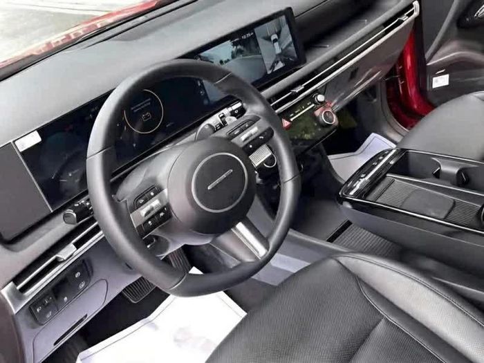 Khoang nội thất Hyundai Tucson được thiết kế theo hướng hiện đại và tiện dụng.