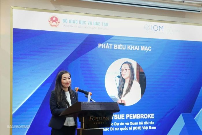 Bà Mitsue Pembroke, Giám đốc Dự án và Quan hệ đối tác IOM Việt Nam phát biểu khai mạc tại Hội thảo. (Ảnh: Minh Nhuận)