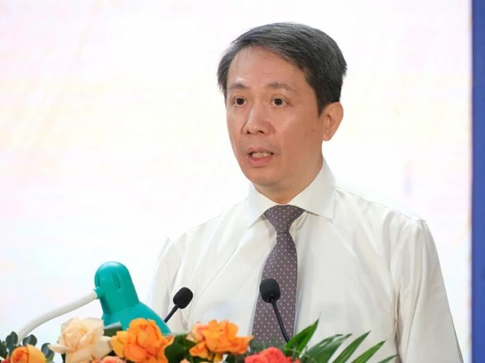 Thứ trưởng Bộ GD&ĐT Phạm Quang Hưng phát biểu tại hội nghị. (Ảnh: CTV)