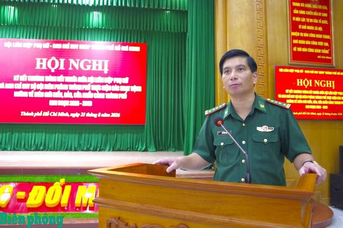 Đại tá Đỗ Vĩnh Thăng, Chính ủy Ban Chỉ huy Bộ đội Biên phòng thành phố Hồ Chí Minh phát biểu tại hội nghị. Ảnh: Mai Lan