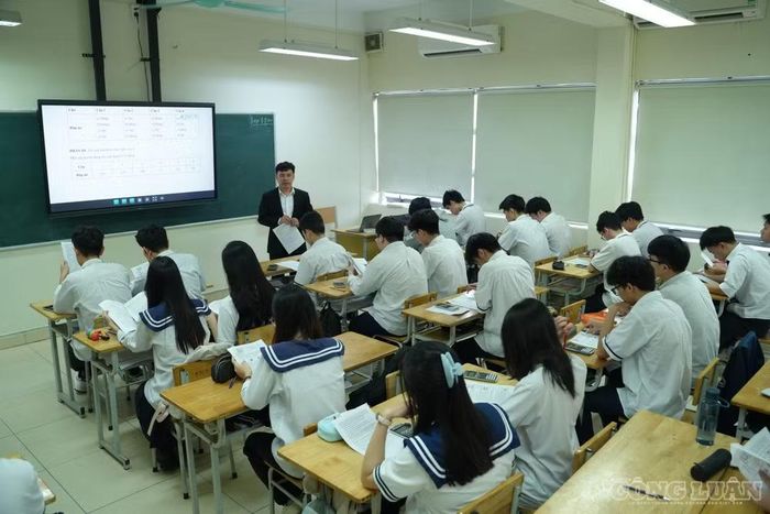 Đáng chú ý, Bộ GD&ĐT không yêu cầu học sinh phải sử dụng tài khoản cá nhân hoặc những công cụ AI chưa được rà soát.
