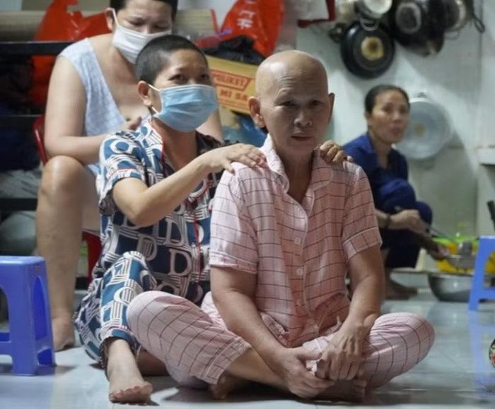 Bệnh nhân mắc ung thư đang điều trị tại Bệnh viện. (ảnh TT).