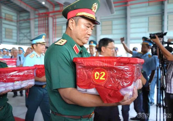 Trung tướng Lê Xuân Thế, Tư lệnh Quân khu 7.