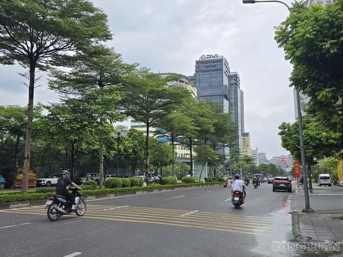 Nhiều 'rốn ngập' Hà Nội bất ngờ thông suốt sau cơn mưa lớn dồn dập. Ảnh: Hà Đương