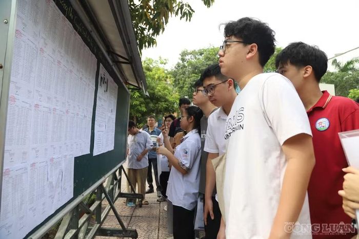 Học sinh tham dự kỳ tuyển sinh vào 10 năm học 2026-2027.