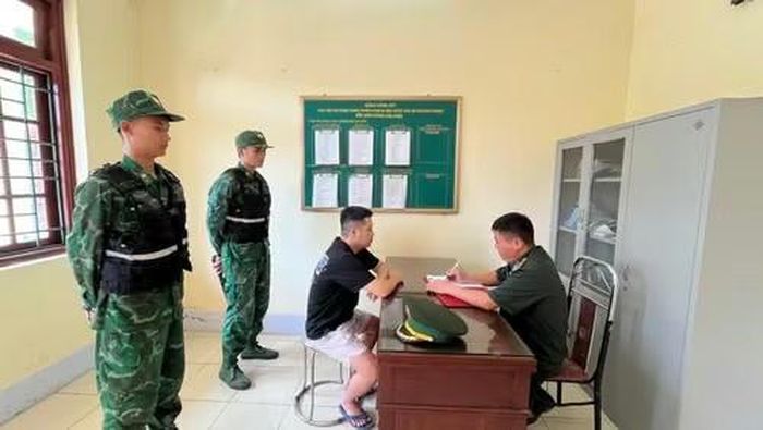 Tại cơ quan chức năng, các đối tượng đã khai nhận toàn bộ hành vi vi phạm. Ảnh: Đồn Biên phòng Cửa khẩu Quốc tế Lào Cai