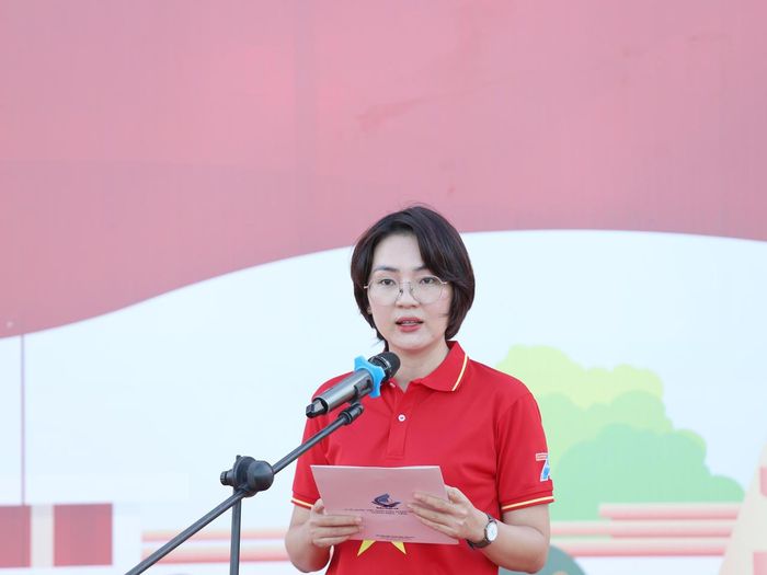 Phó Bí thư Tỉnh Đoàn, Chủ tịch Hội LHTN Việt Nam tỉnh Khánh Hòa Tô Thị Tuyết Ngân phát biểu tại chương trình. (Ảnh: Đăng Hải)