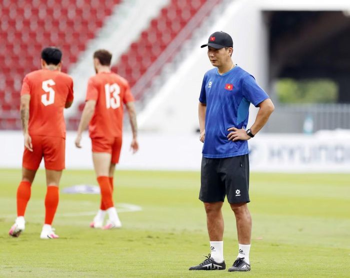 Nếu đưa đội tuyển Việt Nam bảo vệ thành công ngôi vô địch ASEAN Cup 2026, HLV Kim Sang-sik sẽ vượt qua hẳn chiếc bóng của người tiền nhiệm đồng hương Park Hang-seo trước đây. Đội tuyển Việt Nam hiện vẫn kéo dài mạch bất bại dưới thời ông Kim Sang-sik.