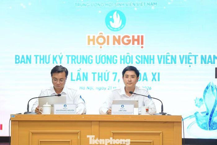 Anh Nguyễn Đức Nguyên và Lâm Tùng chủ trì hội nghị. Ảnh: Dương Triều