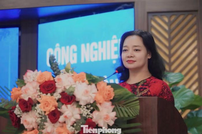 Bà Nguyễn Thị Lâm Giang, Cục trưởng Cục Đổi mới sáng tạo, Chuyển đổi xanh và Khuyến công phát biểu tại hội nghị.