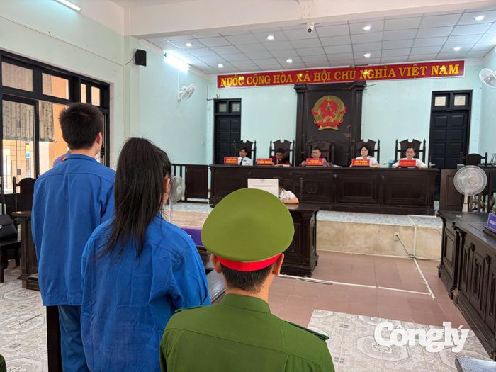 Toàn cảnh phiên toà.