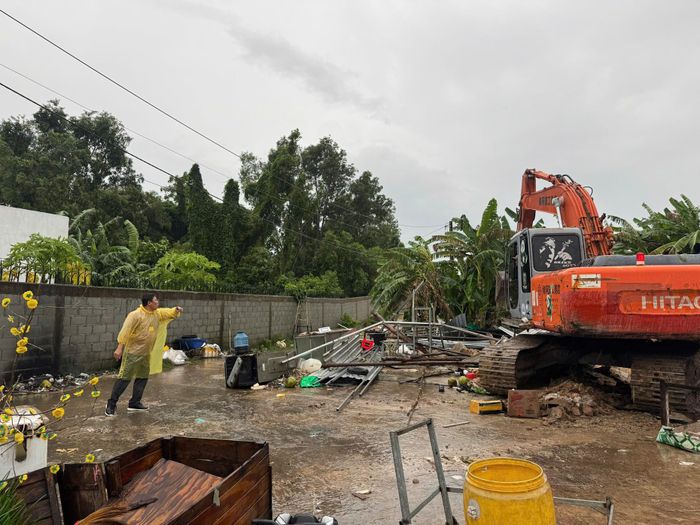 Cưỡng chế công trình vi phạm trên đất rừng ở đặc khu Phú Quốc. Ảnh: CTV