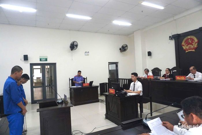 Toàn cảnh phiên tòa.