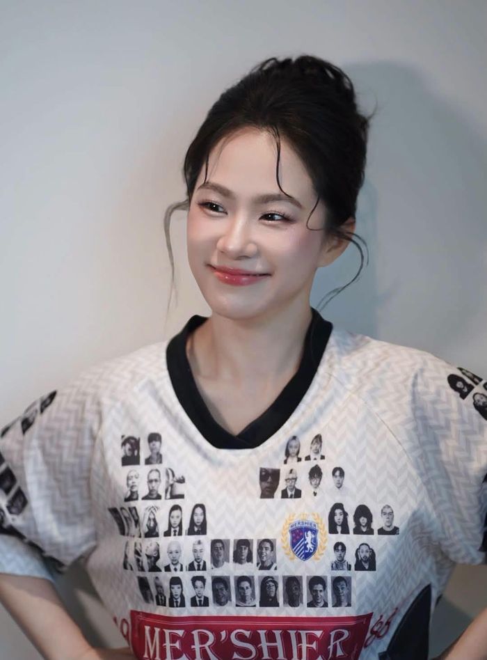 Ca sĩ Lương Bích Hữu trẻ khó tin ở tuổi 42. 