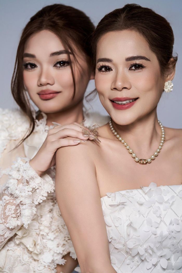 Ca sĩ Mỹ Lệ và con gái thứ 2.