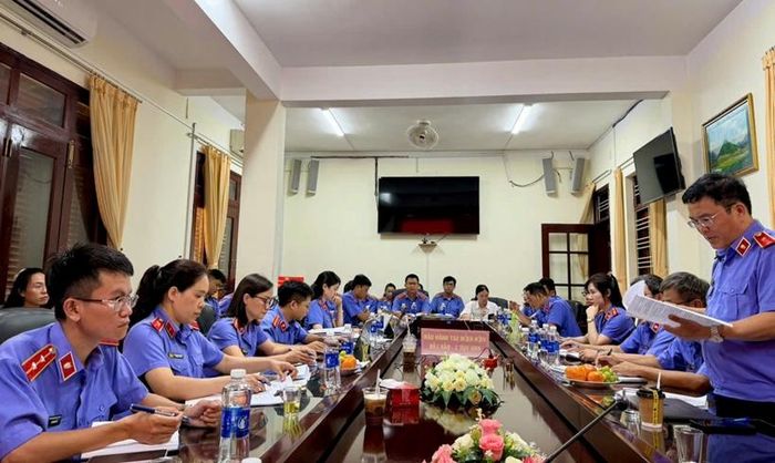  Thông qua quá trình tiếp nhận, phân loại, kiểm tra và kiểm sát việc giải quyết, thông tin từ đơn, thư còn có thể trở thành nguồn thông tin quan trọng giúp nhận diện những vấn đề có phạm vi ảnh hưởng rộng hoặc có dấu hiệu liên quan đến lợi ích công. 