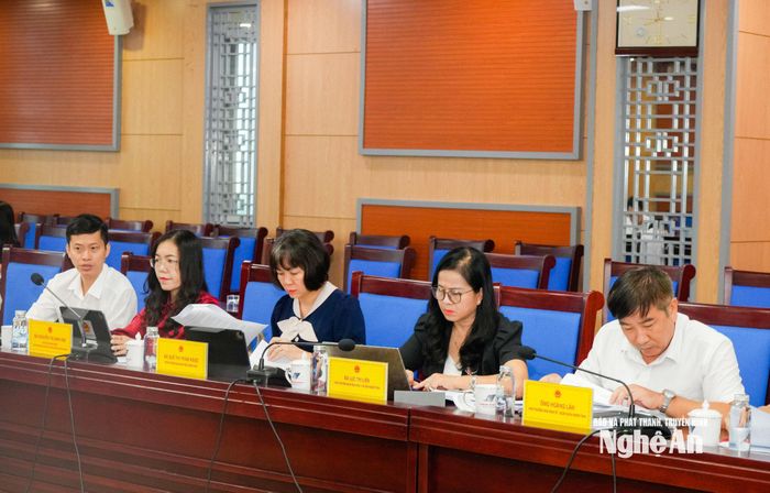 Các đại biểu HĐND tỉnh tham dự cuộc làm việc. Ảnh: TL