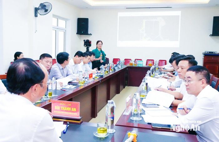 Quang cảnh cuộc làm việc. Ảnh: Mai Hoa