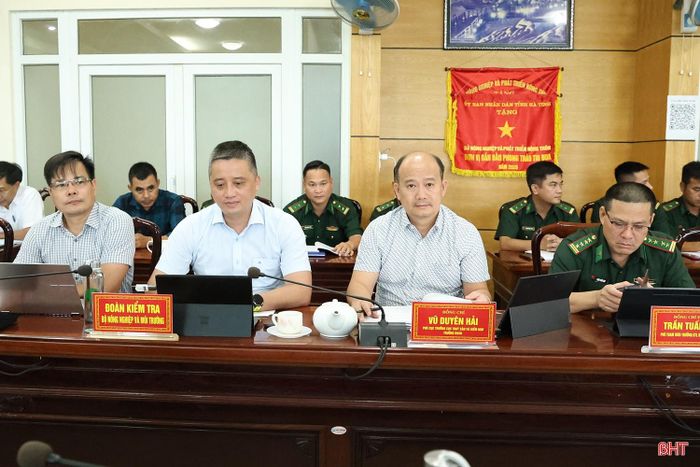 Các thành viên trong đoàn công tác Bộ NN&MT.