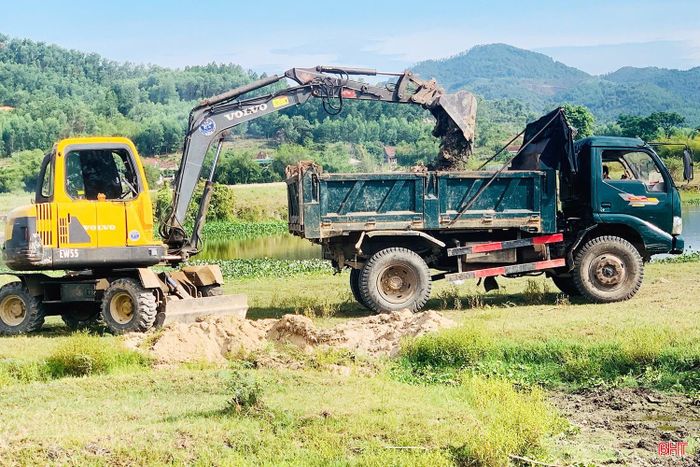 Gia đình ông Nghĩa đang tập trung hoàn thiện hạ tầng, dự kiến thả nuôi tôm càng xanh vào đầu tháng 9 tới.