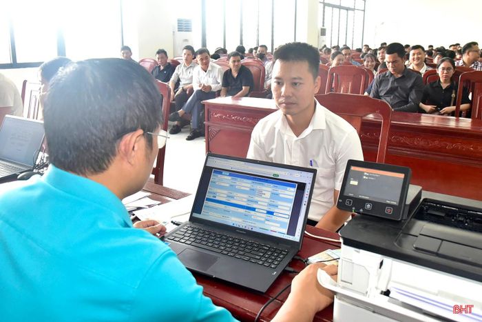 Ứng viên tham gia tuyển dụng vào làm việc tại Nhà máy Sản xuất ôtô điện VinFast Hà Tĩnh.