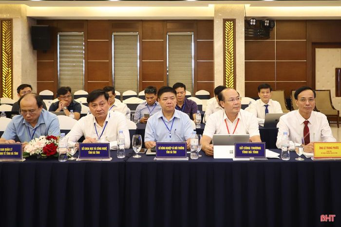Các đại biểu tham dự hội nghị.