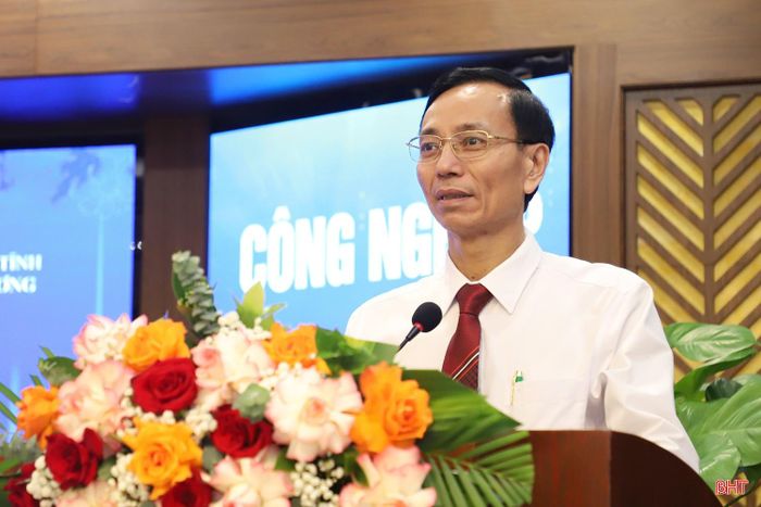  Ông Lê Trung Phước - Giám đốc Sở Công thương Hà Tĩnh: Thời gian tới, Hà Tĩnh xác định hoạt động khuyến công phải tiếp tục hướng về cơ sở, sát với nhu cầu thực tế, lựa chọn đúng đối tượng, đúng nội dung và gắn hỗ trợ sản xuất với nâng cao chất lượng sản phẩm. 