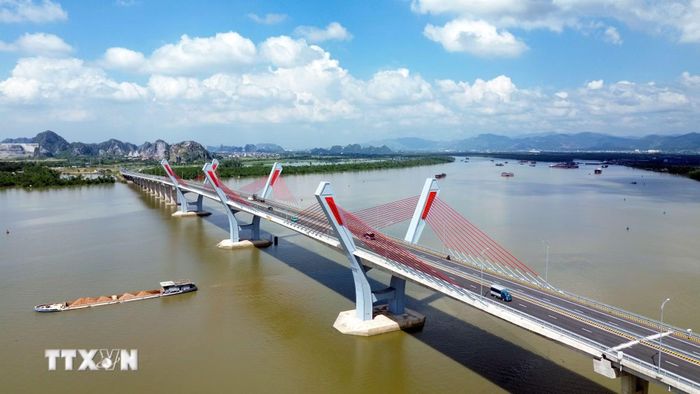 Cầu Rừng nối giữa Quảng Ninh và Hải Phòng. (Ảnh: Đức Hiếu/TTXVN)
