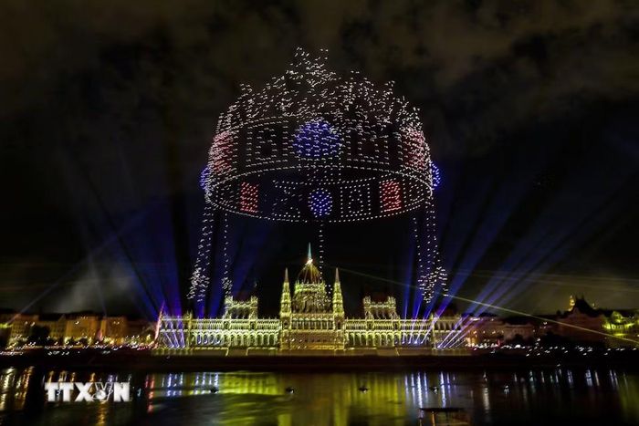 Màn trình diễn mừng Quốc khánh tại Budapest, Hungary, ngày 20/8/2026. (Ảnh: THX/TTXVN phát)