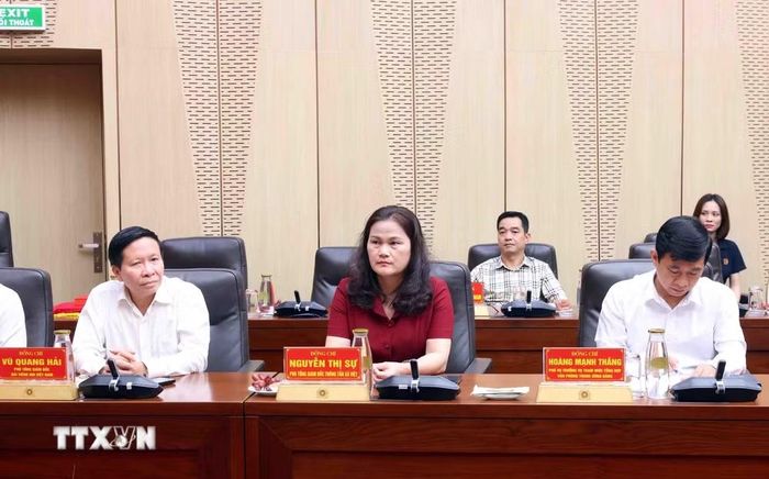 Phó Tổng Giám đốc Thông tấn xã Việt Nam Nguyễn Thị Sự cùng các đại biểu tham dự buổi lễ. (Ảnh: Phạm Kiên/TTXVN)