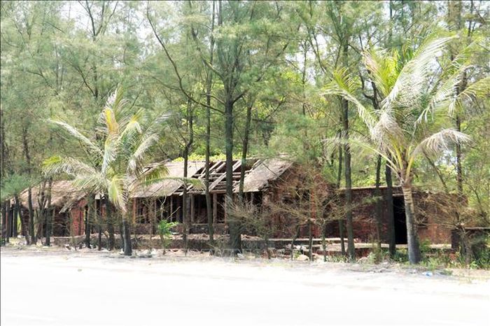 Khung cảnh hoanh tàn tại Dự án Khu Aquatica - Cua Viet beach and resort ở xã Cửa Việt (Quảng Trị).