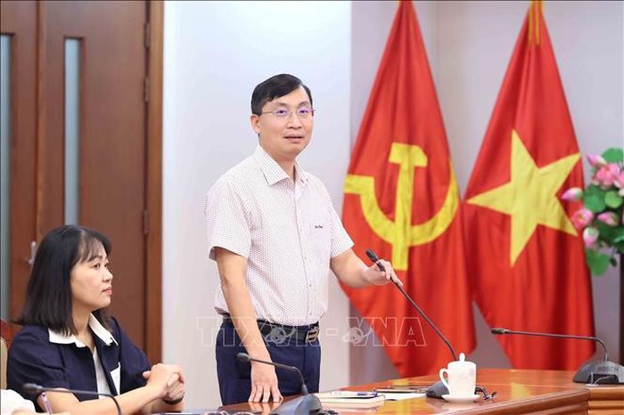 Đồng chí Trần Tiến Duẩn, Ủy viên Ban Thường vụ Đảng ủy, Tổng Biên tập báo điện tử VietnamPlus TTXVN phát biểu. Ảnh: An Đăng/TTXVN