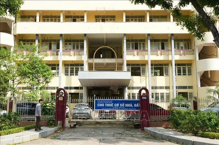 Trụ sở Tòa án nhân dân tỉnh cũ được treo biển cho thuê.