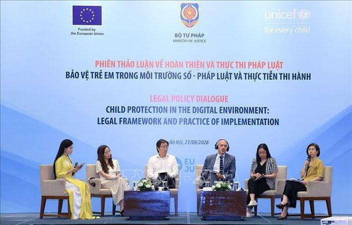 Các đại biểu thảo luận. Ảnh: Tuấn Anh/TTXVN