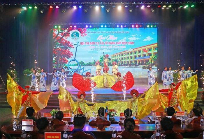 Hội thi là dịp để các em học sinh được thể hiện năng khiếu, giao lưu, học hỏi và khám phá vẻ đẹp của Đờn ca tài tử – một di sản văn hóa quý báu của Cà Mau.