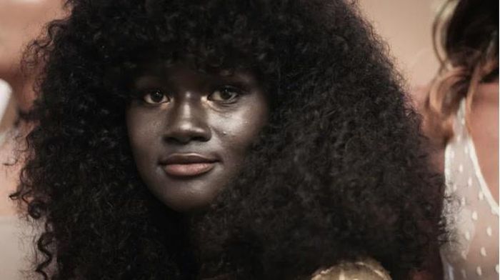 Khoudia Diop không nhận ra màu da của mình đặc biệt cho đến khi rời Senegal. Ảnh do The Colored Girl Inc. cung cấp.