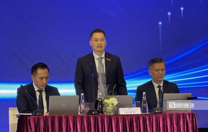 Đoàn Chủ tịch EVF trả lời cổ đông tại phần thảo luận của ĐHĐCĐ bất thường năm 2026.