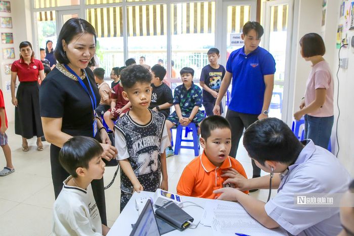 Theo thống kê, trên địa bàn phường Ngọc Hà hiện có tổng cộng 13.775 trẻ em, học sinh tại các cơ sở giáo dục, gồm 9.402 học sinh tại các cơ sở công lập và 4.373 trẻ em, học sinh tại các cơ sở ngoài công lập.