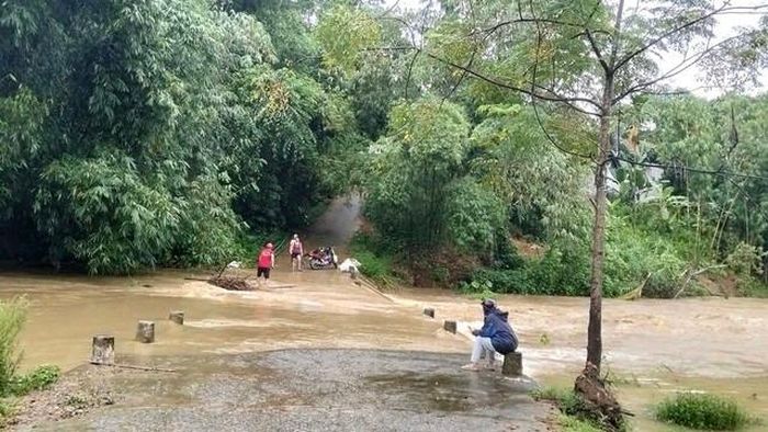 Đối với các địa bàn miền núi, các đập tràn thường tiềm ẩn nguy hiểm khi lũ dâng. (Ảnh: CTV)