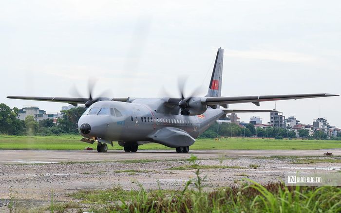 Ngày 21/8, máy bay CASA C-295 của Quân chủng Phòng không - Không quân xuất phát từ sân bay quốc tế Tân Sơn Nhất và hạ cánh tại sân bay Gia Lâm.