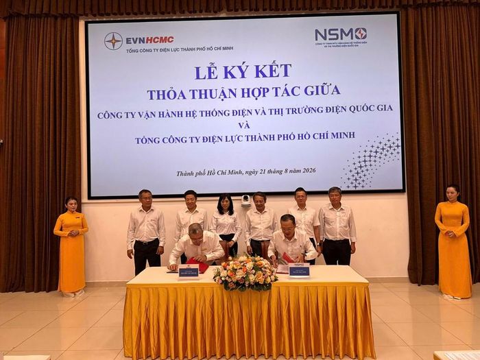 NSMO và EVNHCMC ký kết hợp tác nâng cao hiệu quả vận hành hệ thống điện TP. Hồ Chí Minh. Ảnh: NSMO