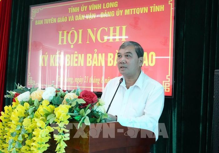 Phó Bí thư Tỉnh ủy, Chủ tịch UB MTTQ Việt Nam tỉnh Vĩnh Long Kim Ngọc Thái phát biểu tại hội nghị. Ảnh: Phạm Minh Tuấn-TTXVN
