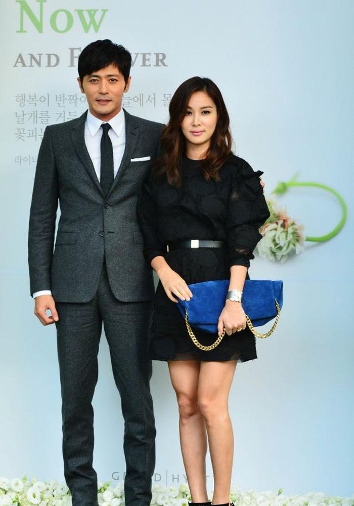 Ảnh chụp vợ chồng Jang Dong Gun và Go So Young.