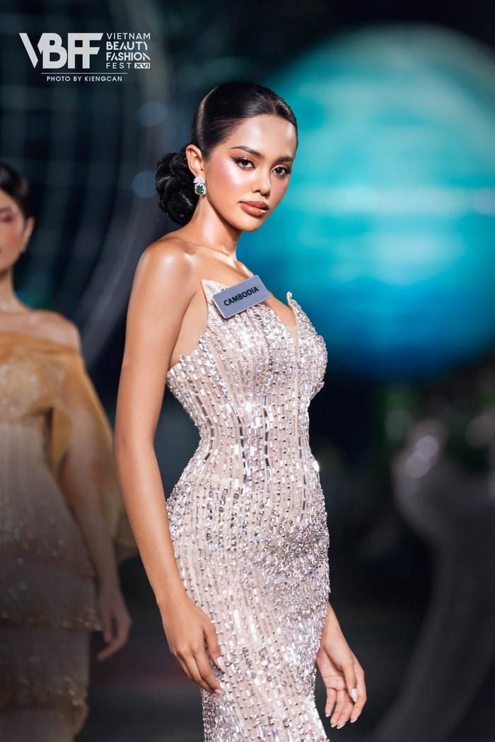 Người đẹp đến từ Campuchia gây ấn tượng trong phần thi Top Model. 