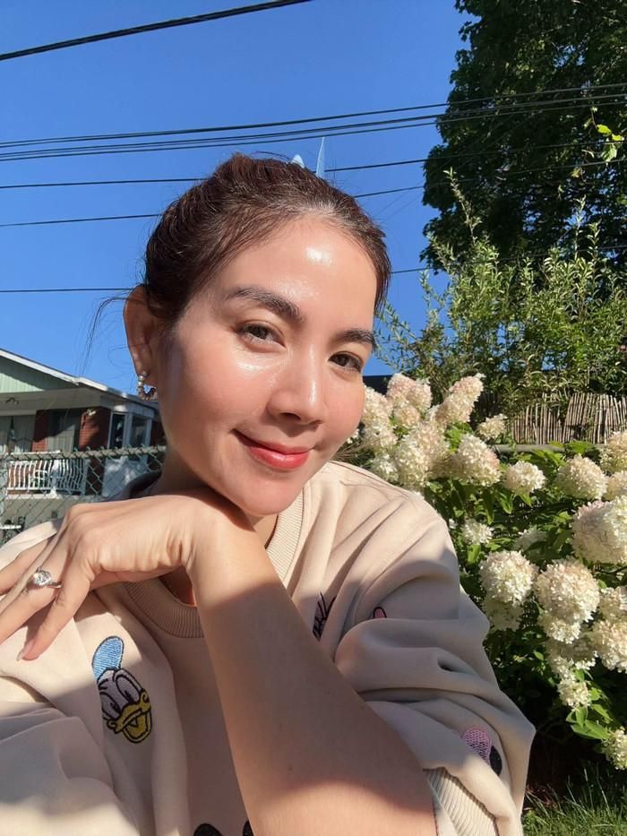 Kha Ly có chuyến lưu diễn 15 ngày. Trong khi đó, ông xã Thanh Duy đảm nhận chăm con để vợ toàn tâm toàn ý với công việc.