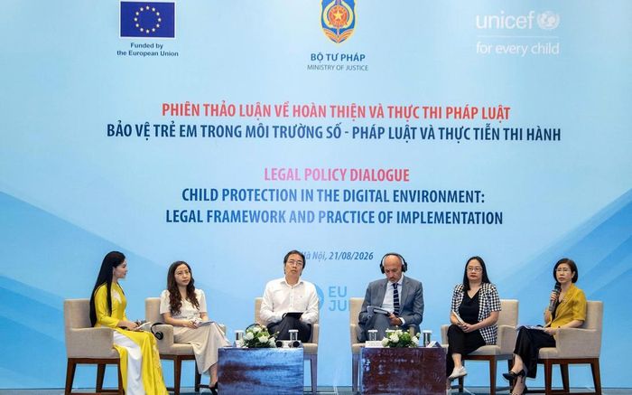 Các đại biểu tham gia thảo luận