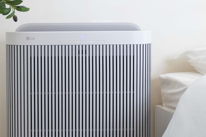 Máy trang bị đèn báo chất lượng không khí theo thời gian thực cùng chế độ Sleep vận hành êm ái.